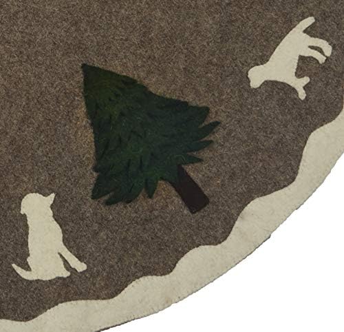 חצאית עץ כלב באפור עם עצים ירוקים